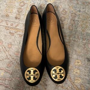 Tory Burch, black leather flats size 9. New, never worn.